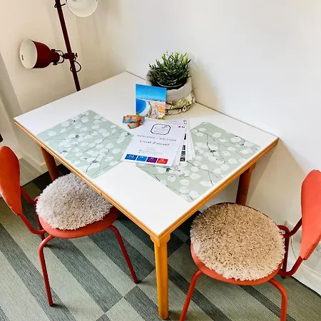Moderne Equipe A Apartment
